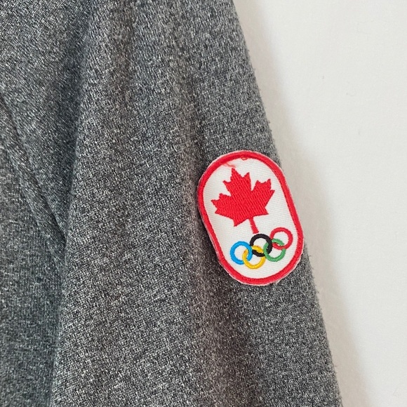 Adidas Dark Gray Hoodie Sweatshirt with Red Canada Design - Picture 11 of 12